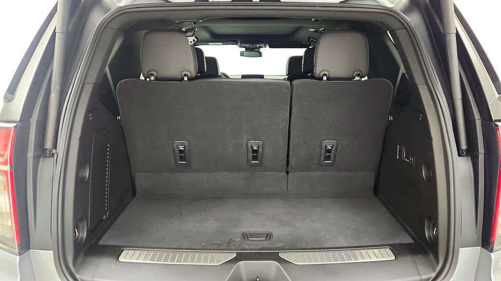 Used 2023 Chevrolet Tahoe Z71 w/ Luxury Package AWD/4WD image 24