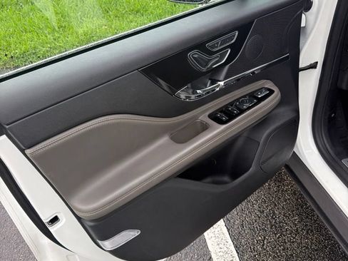 Used 2024 Lincoln Corsair Reserve FWD image 16