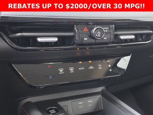 New 2026 Nissan Kicks SR FWD image 24