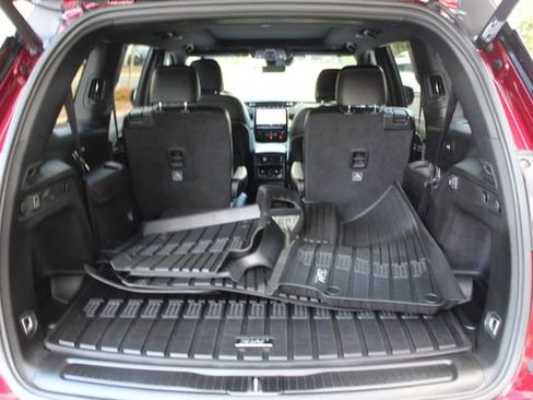 Used 2025 Jeep Grand Cherokee L Limited w/ Black Appearance Package image 25