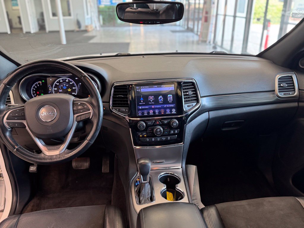 Used 2019 Jeep Grand Cherokee Altitude AWD/4WD image 11