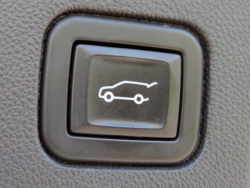 Used 2022 Chevrolet Equinox Premier image 18