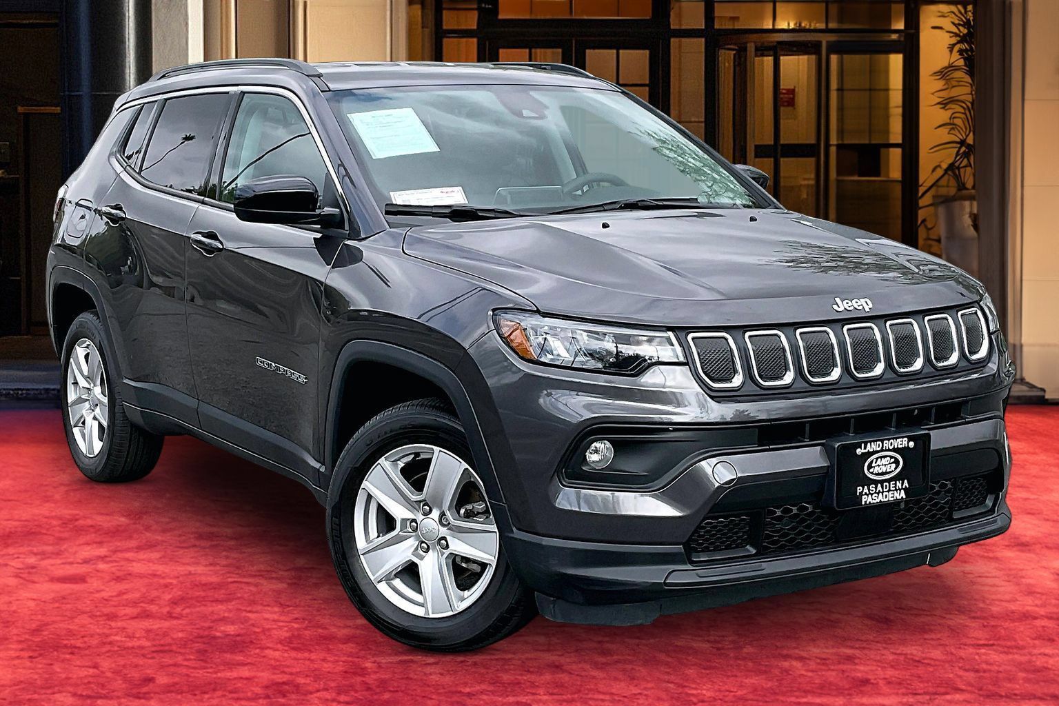 Used 2022 Jeep Compass Latitude AWD/4WD image 2