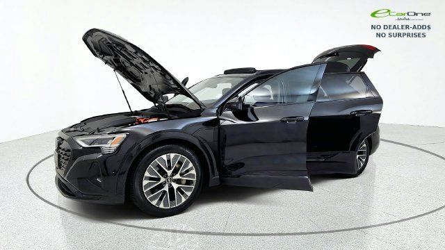 Used 2024 Audi Q8 e-tron Prestige w/ Prestige Package AWD/4WD image 15
