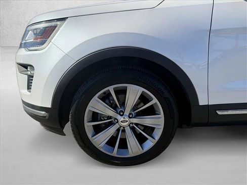 Used 2018 Ford Explorer Limited image 24