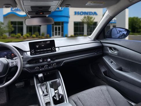 Used 2025 Honda Accord LX image 32