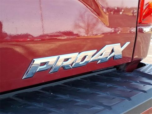 Used 2018 Nissan Titan PRO-4X image 31