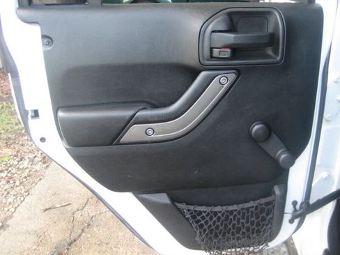 Used 2017 Jeep Wrangler Unlimited Sport w/ Mopar Black Appearance Group image 6