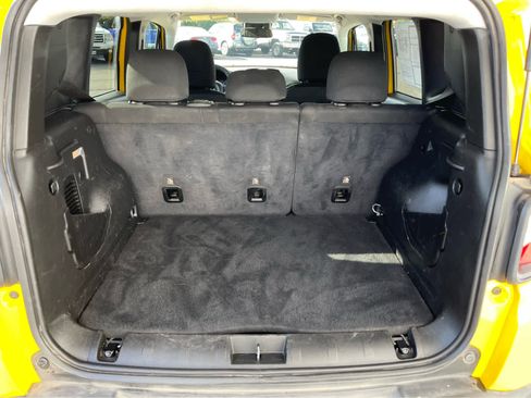 Used 2023 Jeep Renegade Latitude image 24