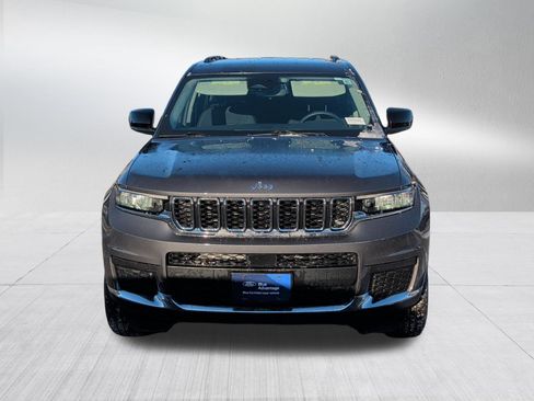 Used 2023 Jeep Grand Cherokee L Laredo image 2