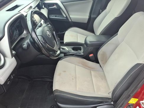 Used 2017 Toyota RAV4 XLE AWD/4WD image 12