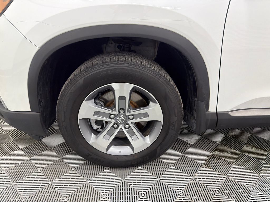 Used 2025 Honda Pilot EX-L image 13