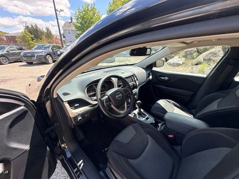 Used 2015 Jeep Cherokee Sport FWD image 15