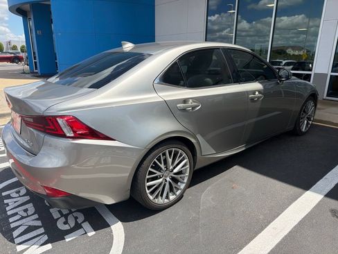 Used 2014 Lexus IS 250 RWD image 4