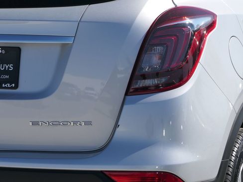 Used 2022 Buick Encore Preferred w/ Safety Package FWD image 5