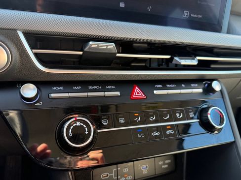Certified 2025 Hyundai Sonata SE FWD image 16