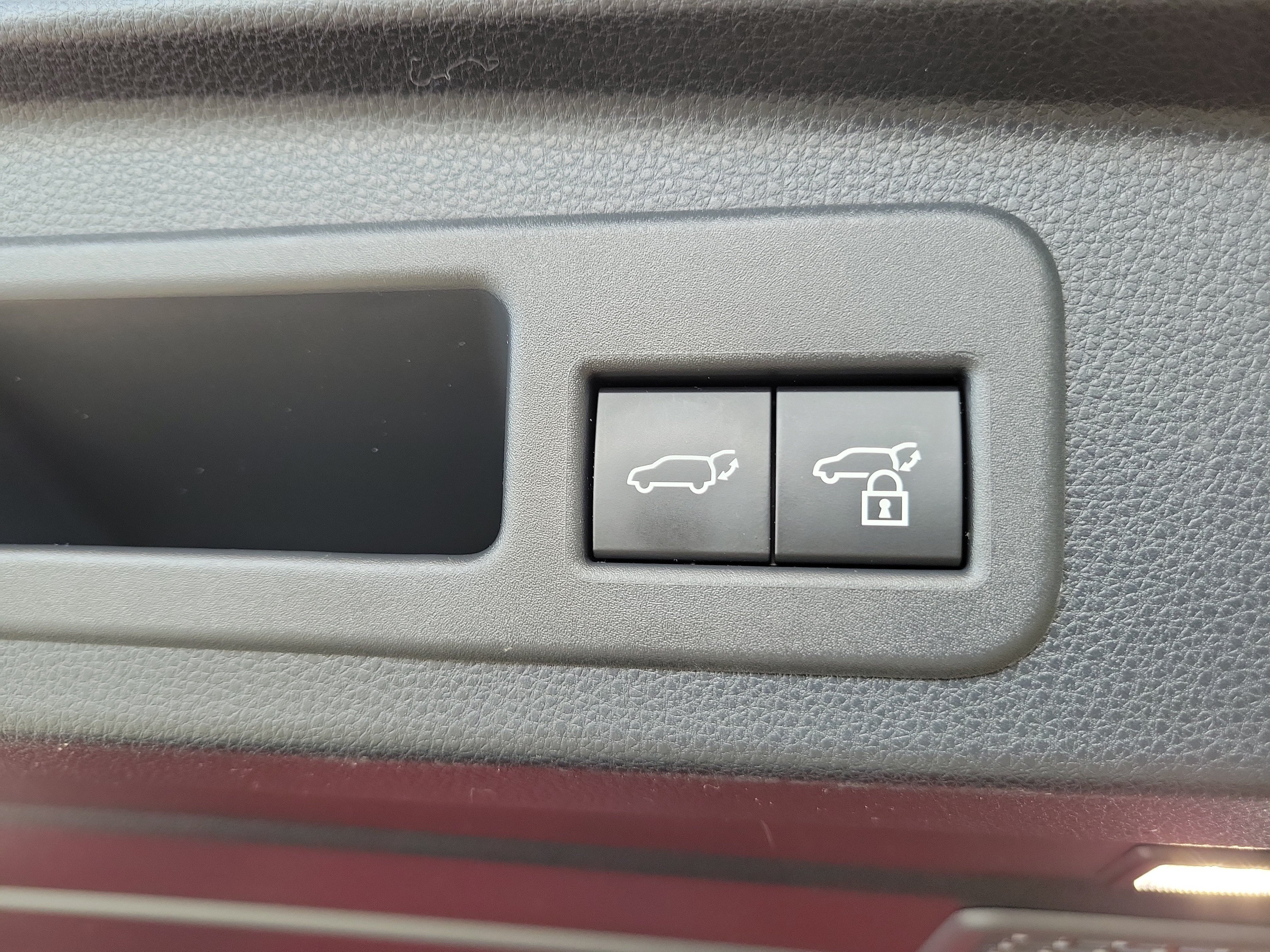 Used 2025 Toyota 4Runner Limited AWD/4WD image 12