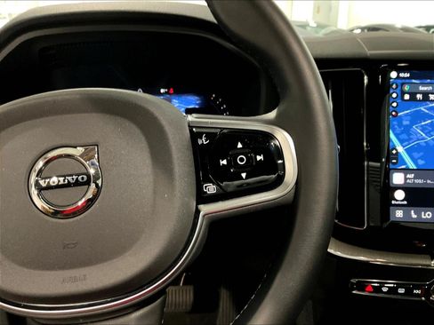 Used 2025 Volvo XC60 B5 Plus AWD/4WD image 11