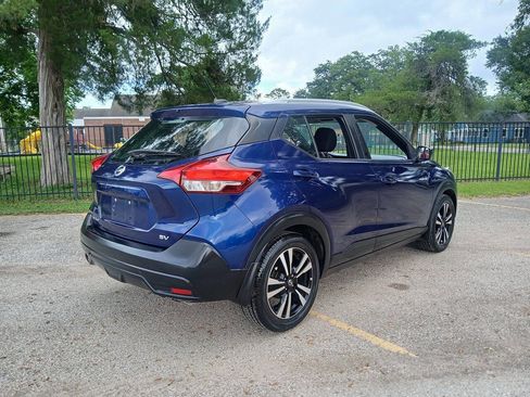 Used 2018 Nissan Kicks SV FWD image 8