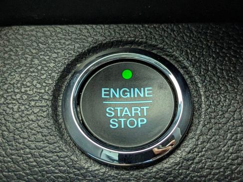 Certified 2017 Ford F150 Platinum w/ Equipment Group 701A Luxury image 32