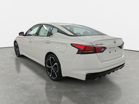 New 2025 Nissan Altima 2.5 SR w/ SR Premium Package image 7