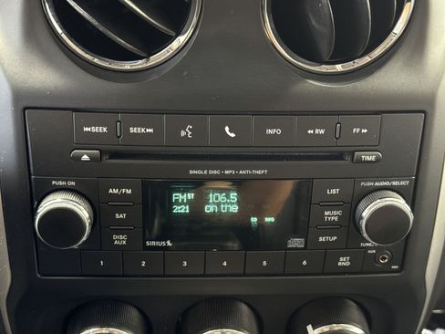 Used 2016 Jeep Compass High Altitude AWD/4WD image 19