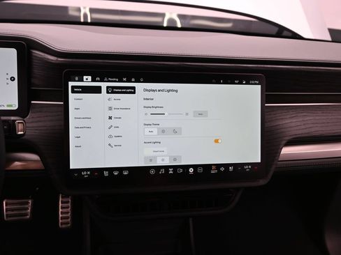 Used 2023 Rivian R1S Adventure AWD/4WD image 19