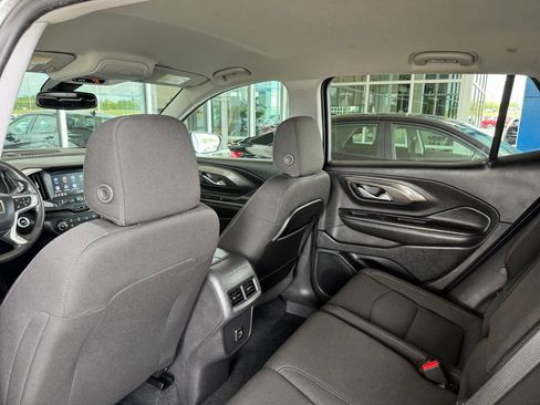 Used 2024 GMC Terrain SLE FWD image 21