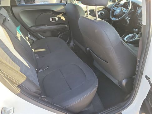 Used 2019 Kia Soul + image 16