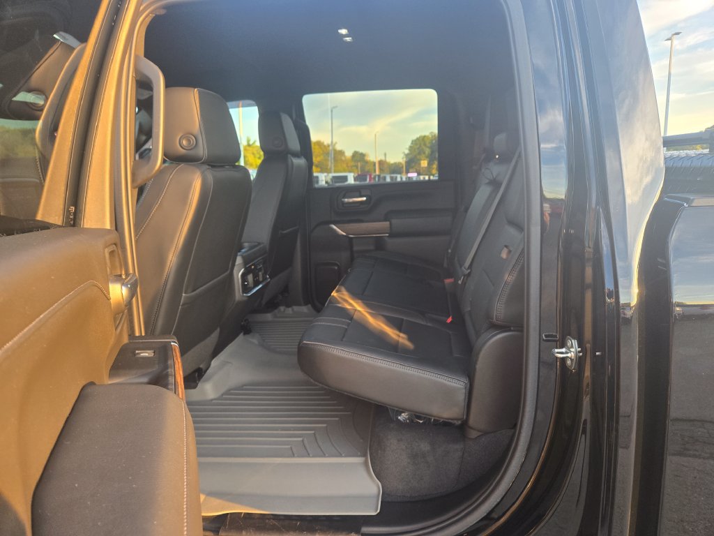 Used 2023 Chevrolet Silverado 2500 High Country w/ Z71 Off-Road Package AWD/4WD image 8