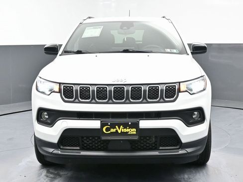 Used 2023 Jeep Compass Latitude image 5