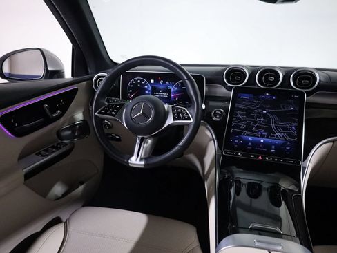 Used 2024 Mercedes-Benz GLC 300 4MATIC image 38