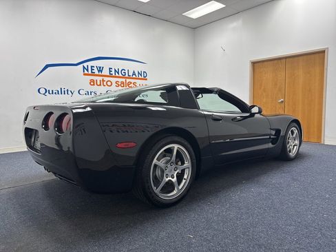 Used 2003 Chevrolet Corvette Coupe w/ Preferred Equipment Group RWD image 11