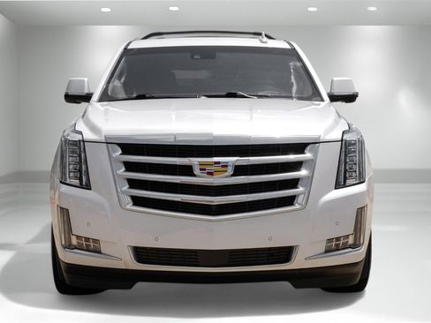 Used 2020 Cadillac Escalade Premium Luxury image 5