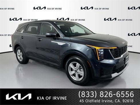 Certified 2024 Kia Sorento LX image 1