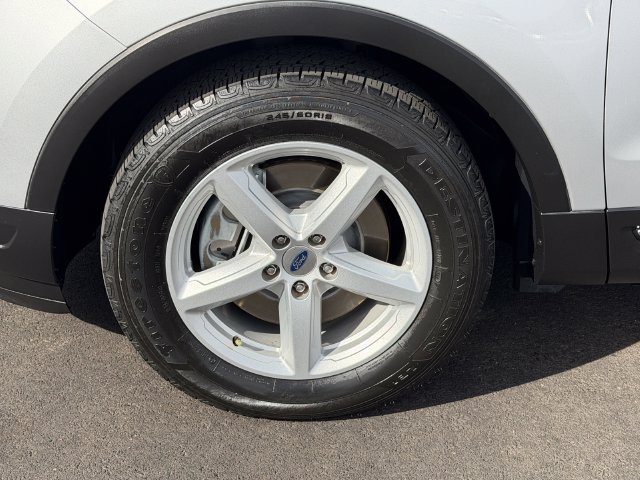 Used 2018 Ford Explorer XLT w/ Equipment Group 201A FWD image 29