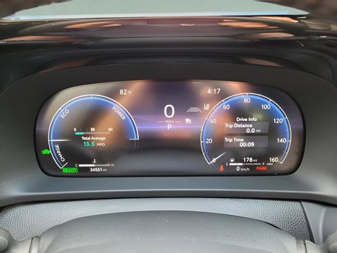 Used 2023 Toyota Crown Limited image 32