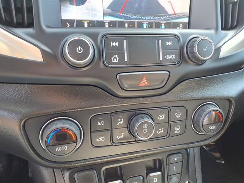 Used 2020 GMC Terrain Denali w/ Denali Premium Package AWD/4WD image 11