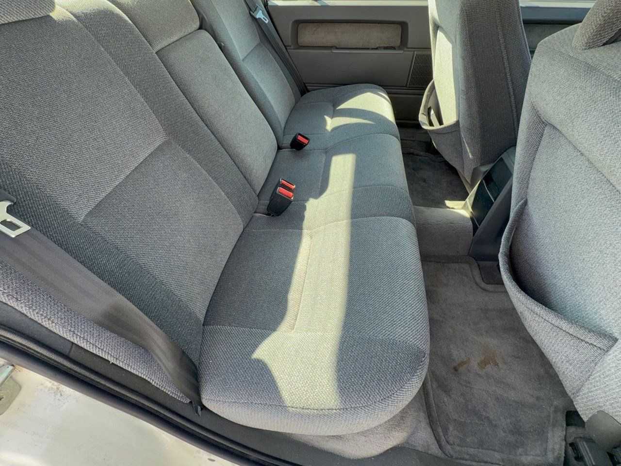 Used 1994 Volvo 940 Sedan RWD image 29