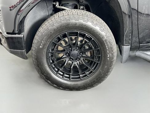 Used 2025 GMC Sierra 1500 AT4 w/ AT4 Premium Package AWD/4WD image 11