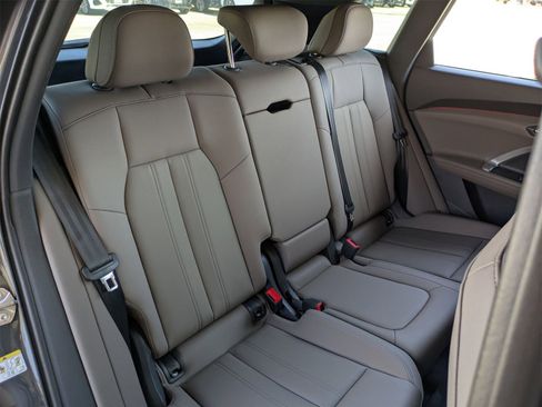 New 2025 Audi Q5 Premium Plus image 11