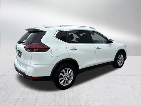Used 2020 Nissan Rogue SV image 6
