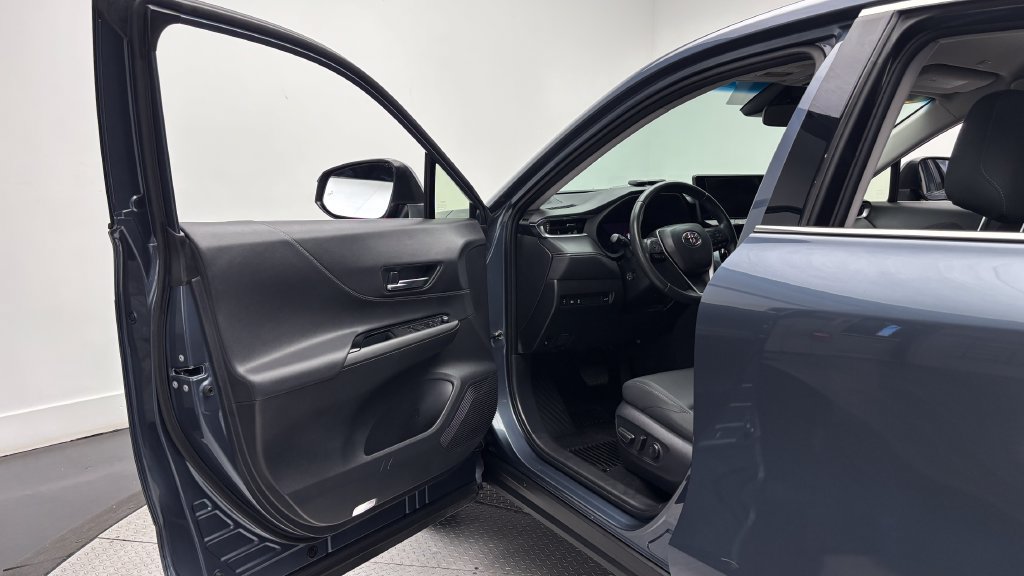 Certified 2023 Toyota Venza LE AWD/4WD image 15