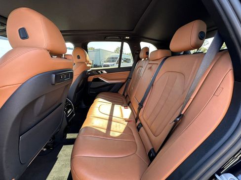 Used 2021 BMW X5 sDrive40i w/ M Sport Package image 12