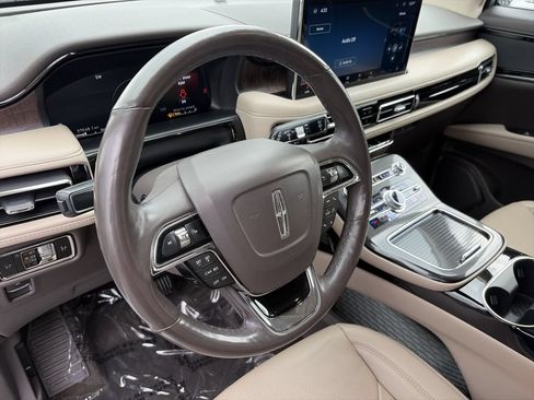 Certified 2023 Lincoln Nautilus Reserve AWD/4WD image 20