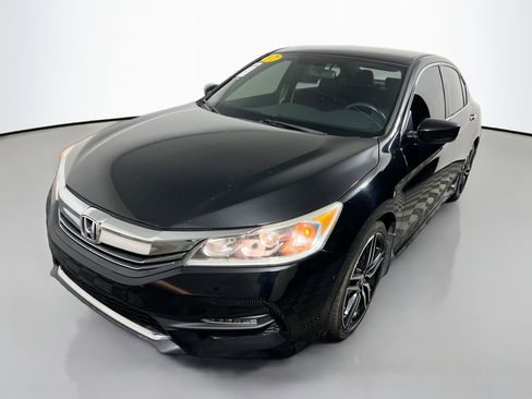 Used 2017 Honda Accord Sport image 9