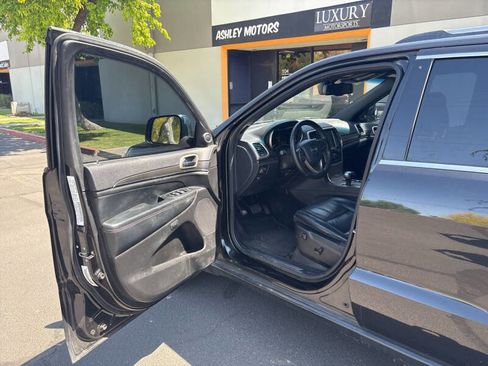 Used 2015 Jeep Grand Cherokee Limited image 16