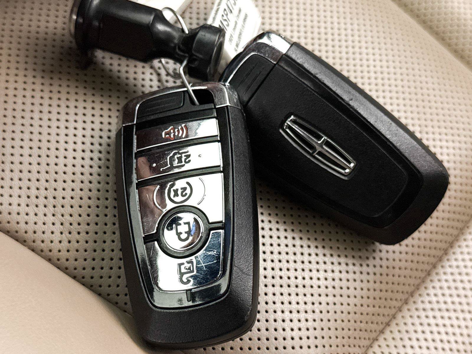 Used 2020 Lincoln Corsair Reserve AWD/4WD image 38