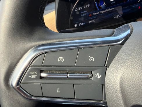 Used 2025 Chevrolet Equinox ACTIV w/ Safety and Technology Package AWD/4WD image 23