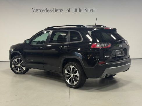 Used 2022 Jeep Cherokee Limited w/ Elite Package AWD/4WD image 3